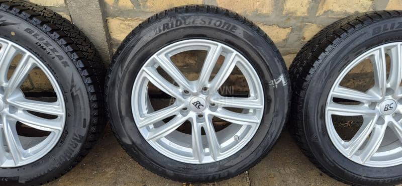 Bridgestone 215/60 R17 Zimska