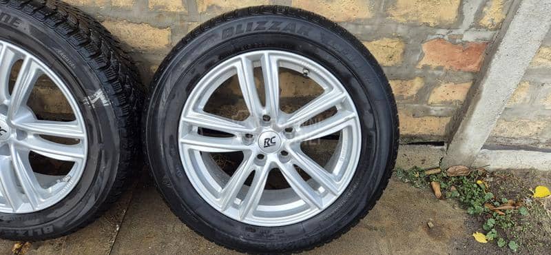 Bridgestone 215/60 R17 Zimska