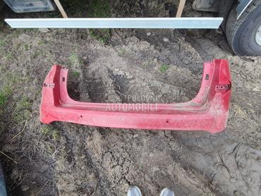 Branik sa ostecenjem crveni za Hyundai Tucson