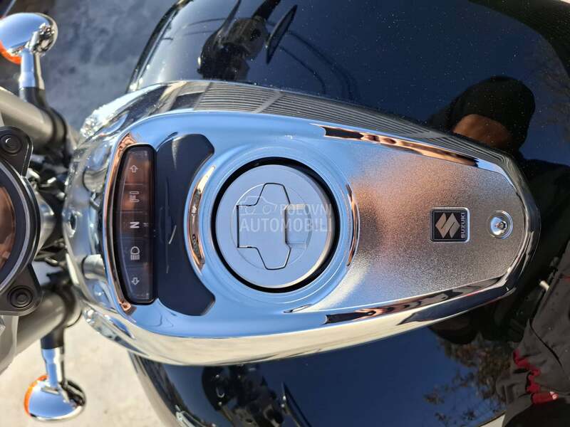 Suzuki Intruder M800