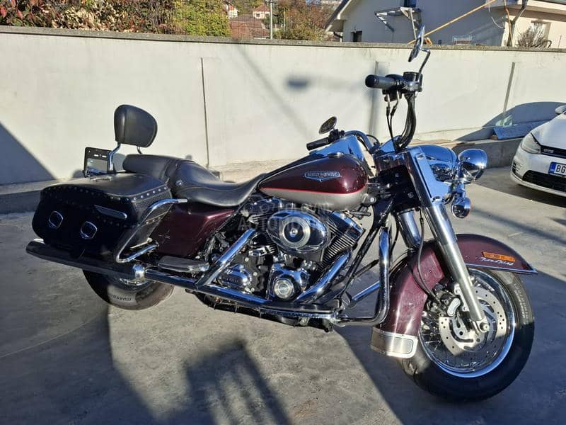 Harley Davidson FLHRC ROAD KING