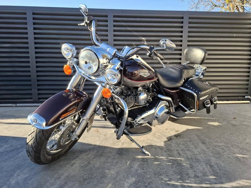 Harley Davidson FLHRC ROAD KING