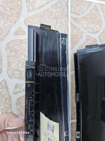 LAJSNA ZADNJIH VRATA