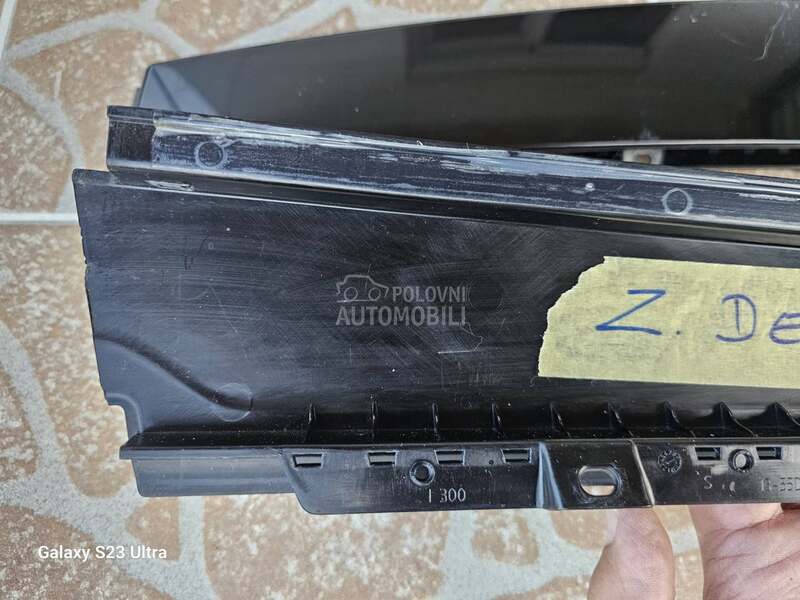 LAJSNA ZADNJIH VRATA