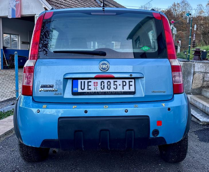 Fiat Panda 4x4 Climbing