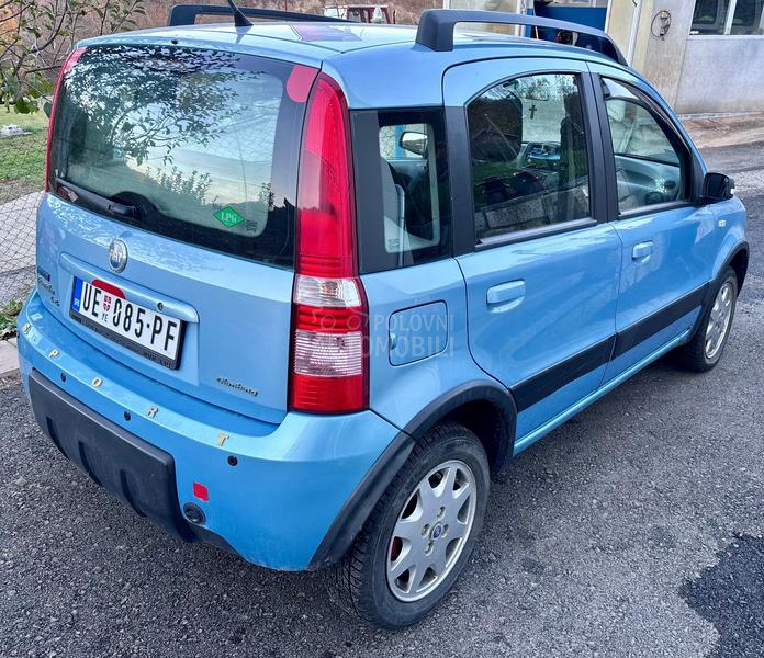 Fiat Panda 4x4 Climbing