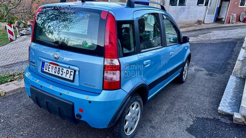 Fiat Panda 4x4 Climbing