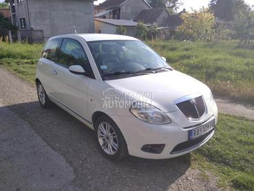 Lancia Ypsilon 1.4 16v
