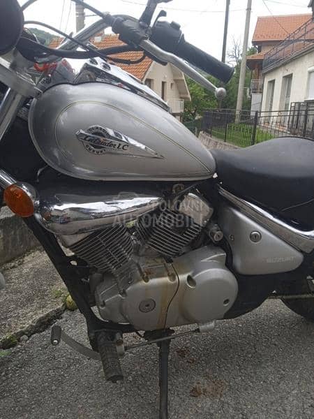 Suzuki Intruder