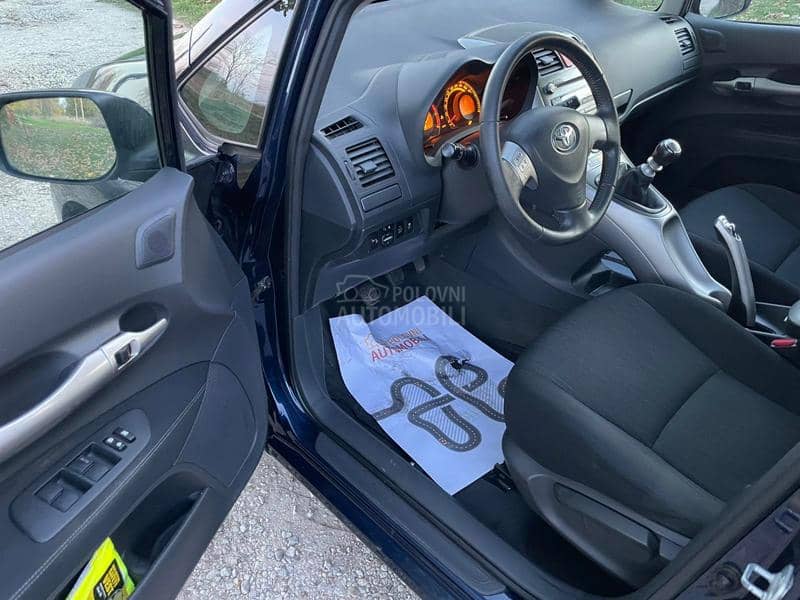 Toyota Auris NEMAČ KA  NO V