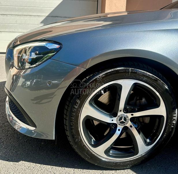 Mercedes Benz E 220 E 220 d Sedan