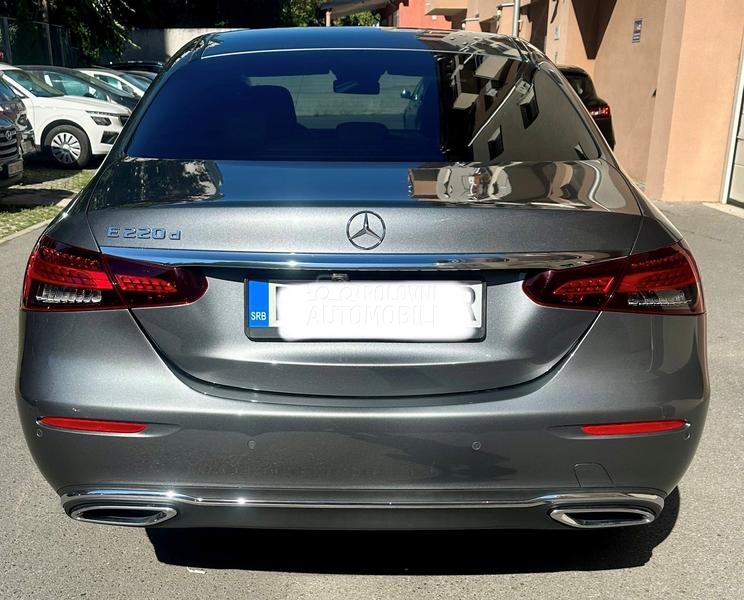 Mercedes Benz E 220 E 220 d Sedan
