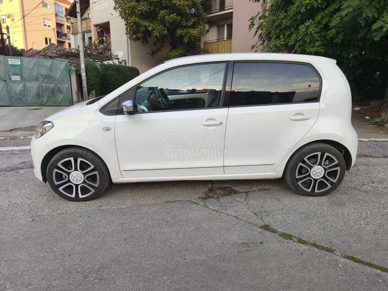 Volkswagen up! 