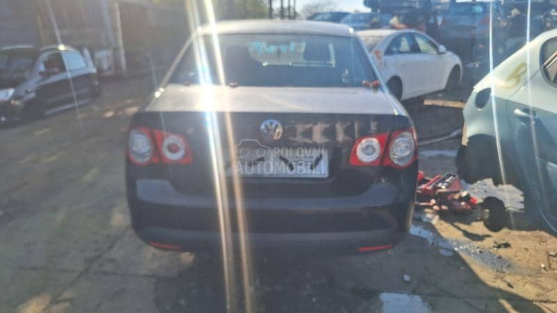 Volkswagen Jetta 2008. god. -  kompletan auto u delovima