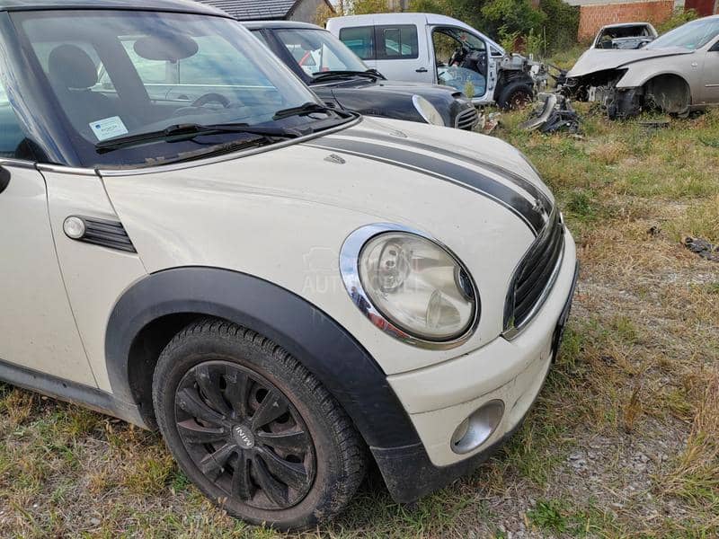 MINI Cooper 1.6b 2009. god. -  kompletan auto u delovima