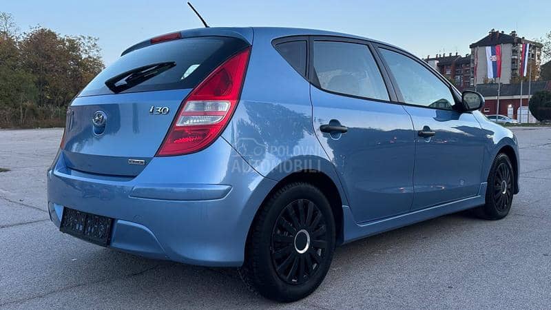 Hyundai i30 1,6 CRDI   NOV N0V