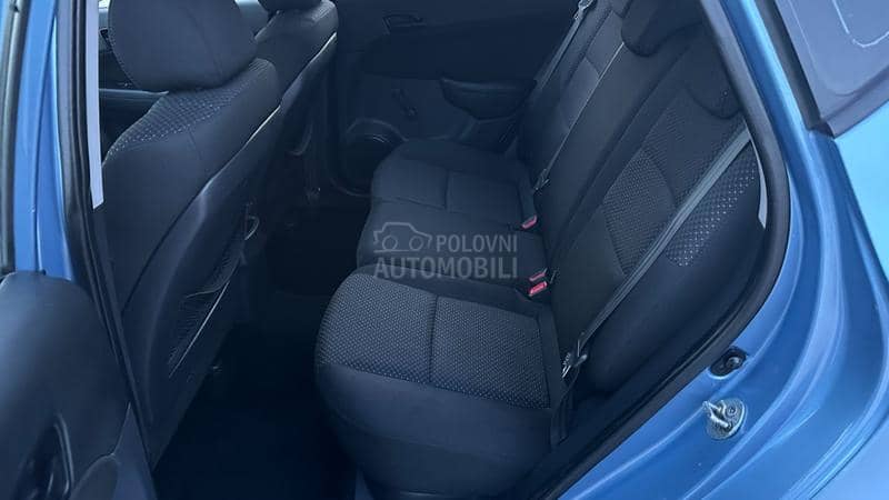Hyundai i30 1,6 CRDI   NOV N0V
