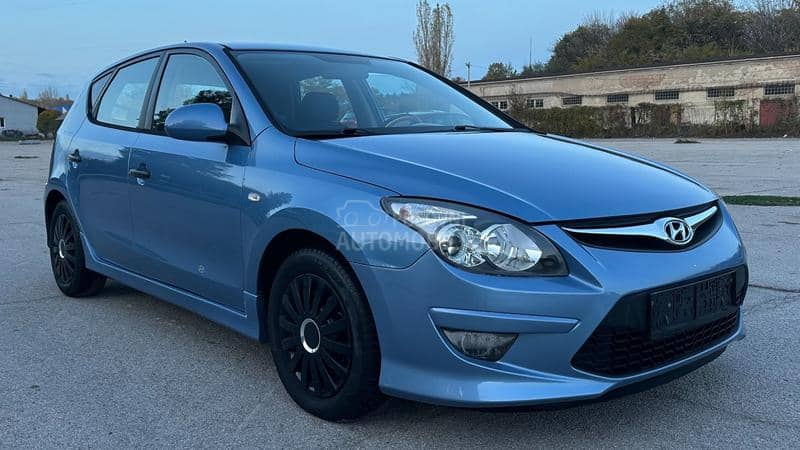 Hyundai i30 1,6 CRDI   NOV N0V