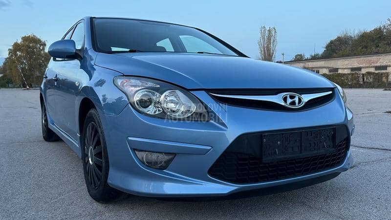 Hyundai i30 1,6 CRDI   NOV N0V