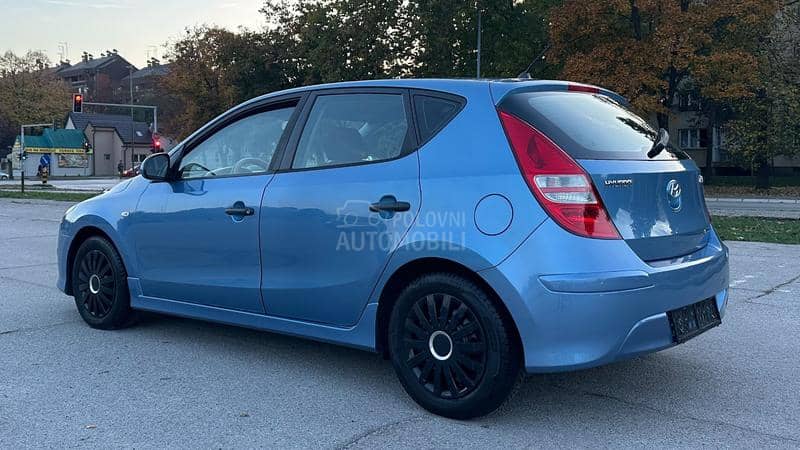 Hyundai i30 1,6 CRDI   NOV N0V