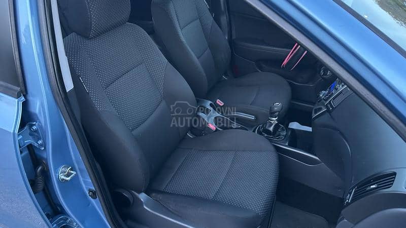 Hyundai i30 1,6 CRDI   NOV N0V