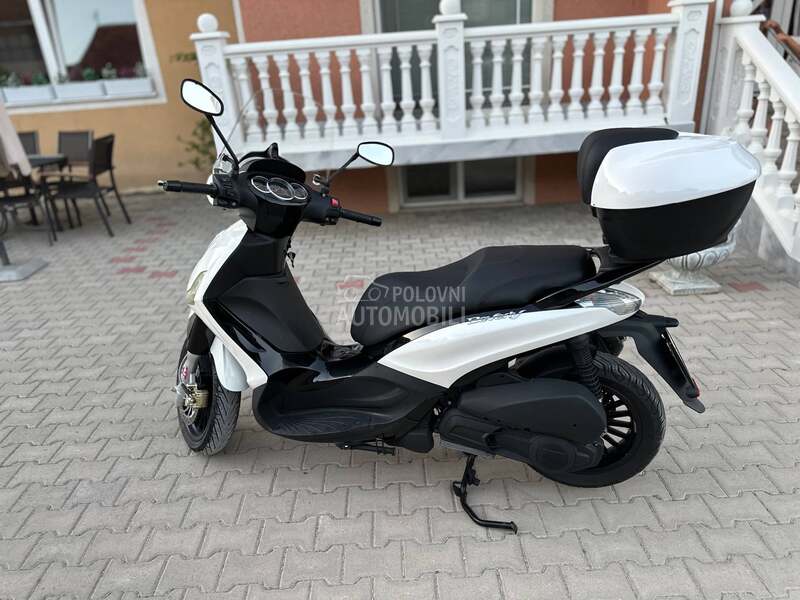 Piaggio Beverly