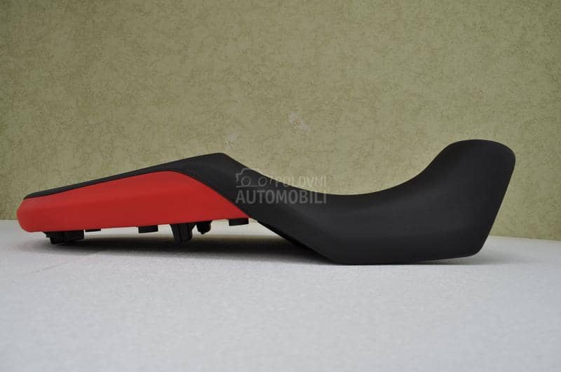 BMW F 750, 850 GS moto sediste