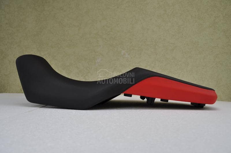 BMW F 750, 850 GS moto sediste