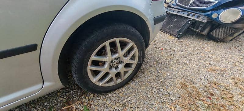 Volkswagen Golf 4 1.9 td 2002. god. -  kompletan auto u delovima