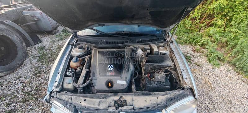 Volkswagen Golf 4 1.9 td 2002. god. -  kompletan auto u delovima