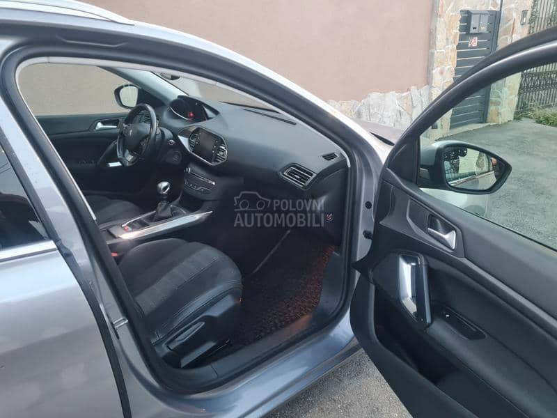 Peugeot 308 1.5  HDI V.Ser.