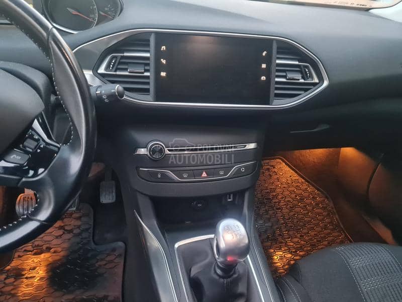 Peugeot 308 1.5  HDI V.Ser.