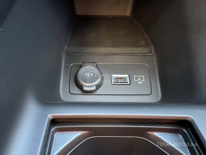 Peugeot 408 Allure 1.6E 215 AT