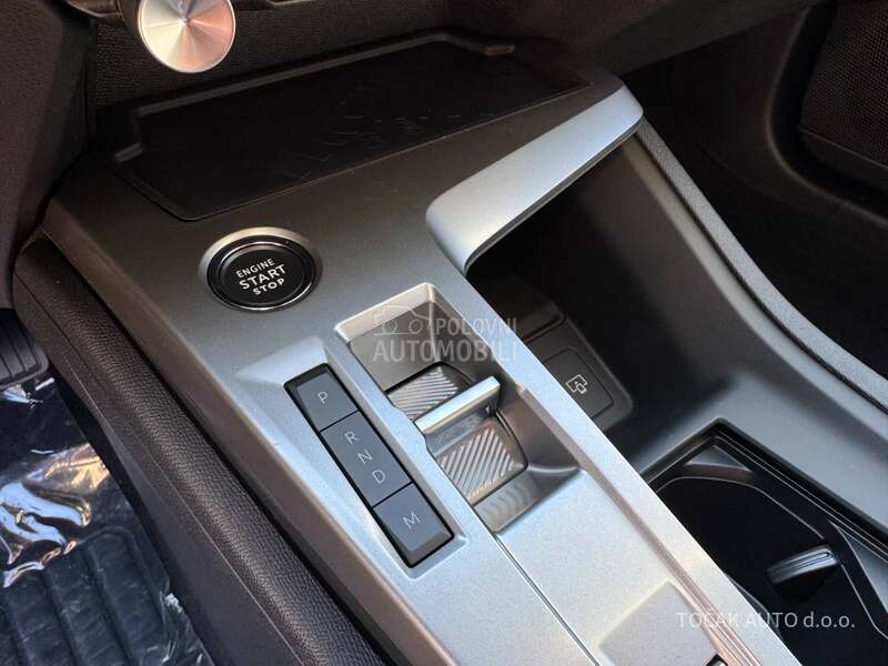 Peugeot 408 Allure 1.6E 215 AT