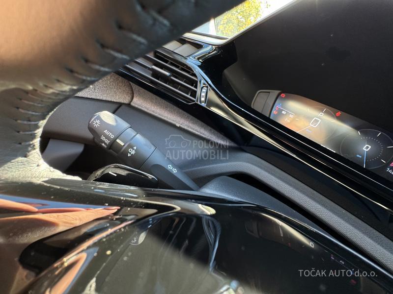 Peugeot 408 Allure 1.6E 215 AT