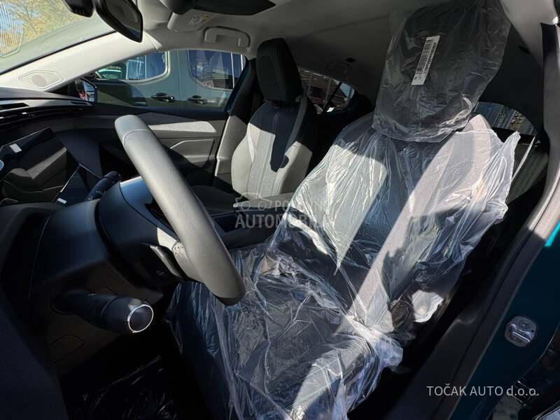 Peugeot 408 Allure 1.6E 215 AT