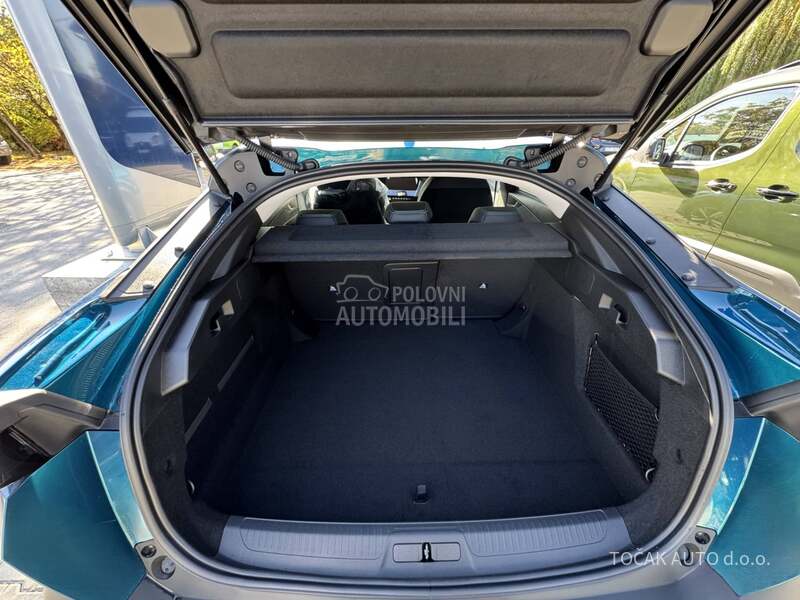 Peugeot 408 Allure 1.6E 215 AT