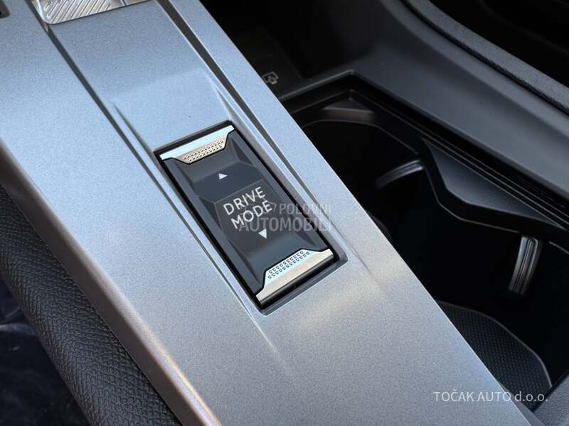 Peugeot 408 Allure 1.6E 215 AT