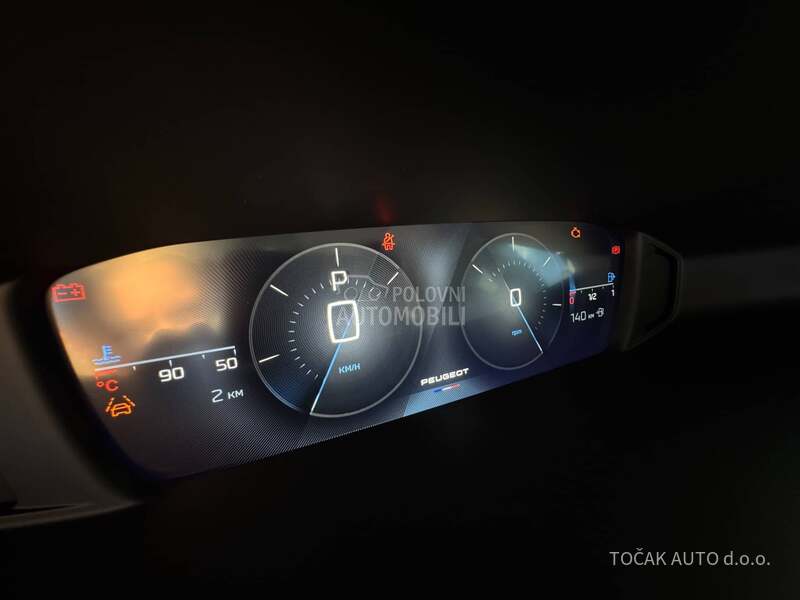 Peugeot 408 Allure 1.6E 215 AT