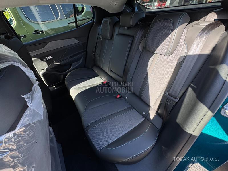 Peugeot 408 Allure 1.6E 215 AT