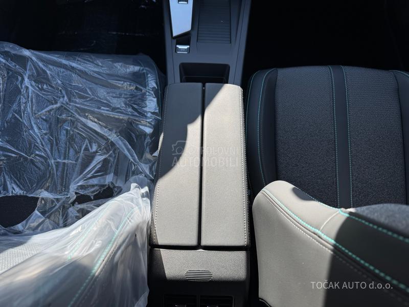 Peugeot 408 Allure 1.6E 215 AT