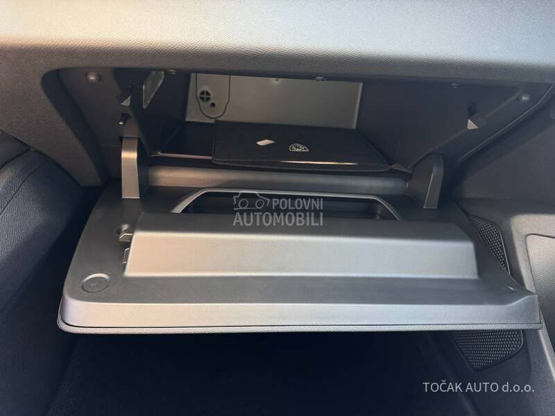 Peugeot 408 Allure 1.6E 215 AT