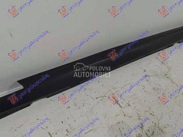 SAJTNA PLASTICNA Desno za Ford Focus od 2018. do 2022. god.