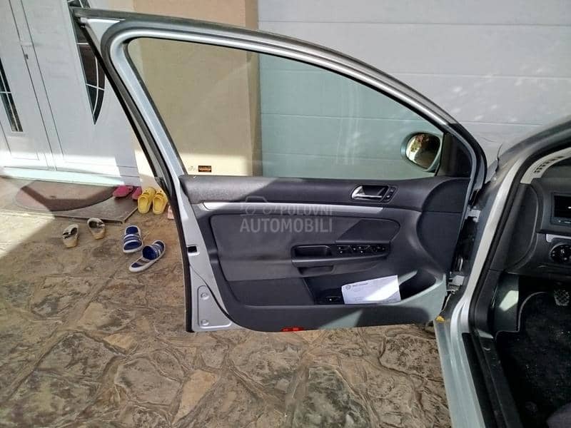 Volkswagen Golf 5 2.0 tdi