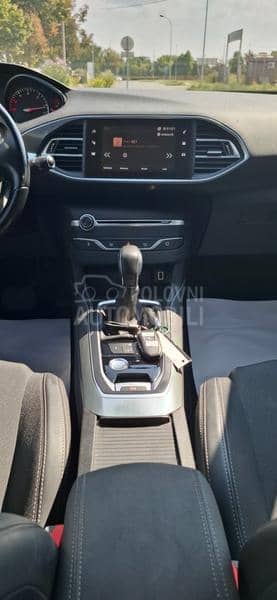 Peugeot 308 1.5HDI ALLURE-T O P