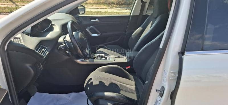 Peugeot 308 1.5HDI ALLURE-T O P