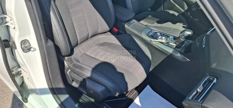 Peugeot 308 1.5HDI ALLURE-T O P