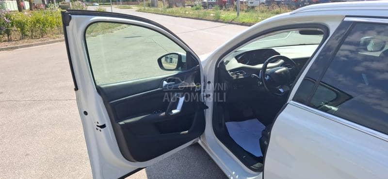 Peugeot 308 1.5HDI ALLURE-T O P