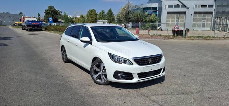 Peugeot 308 1.5HDI ALLURE-T O P