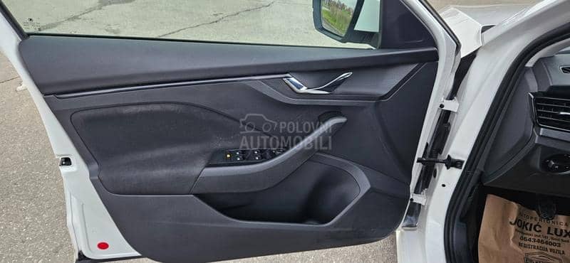 Škoda Kamiq 1.0TGI LED/APP/KAM